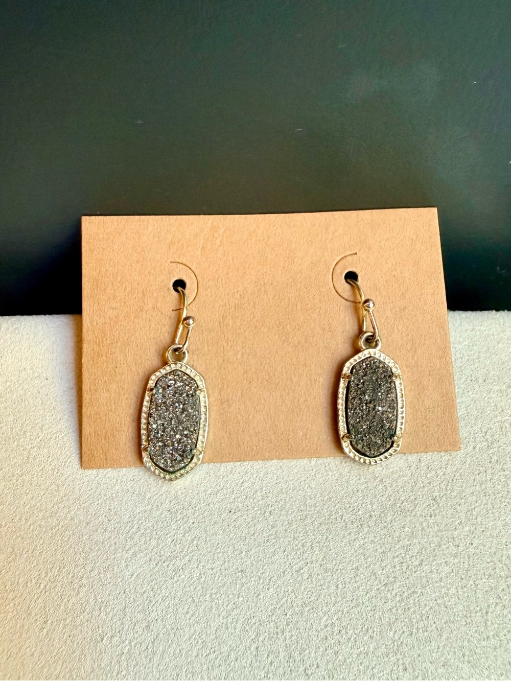Kendra Scott Gold Lee Platinum
Drusy Shimmer Oval Earrings Classic